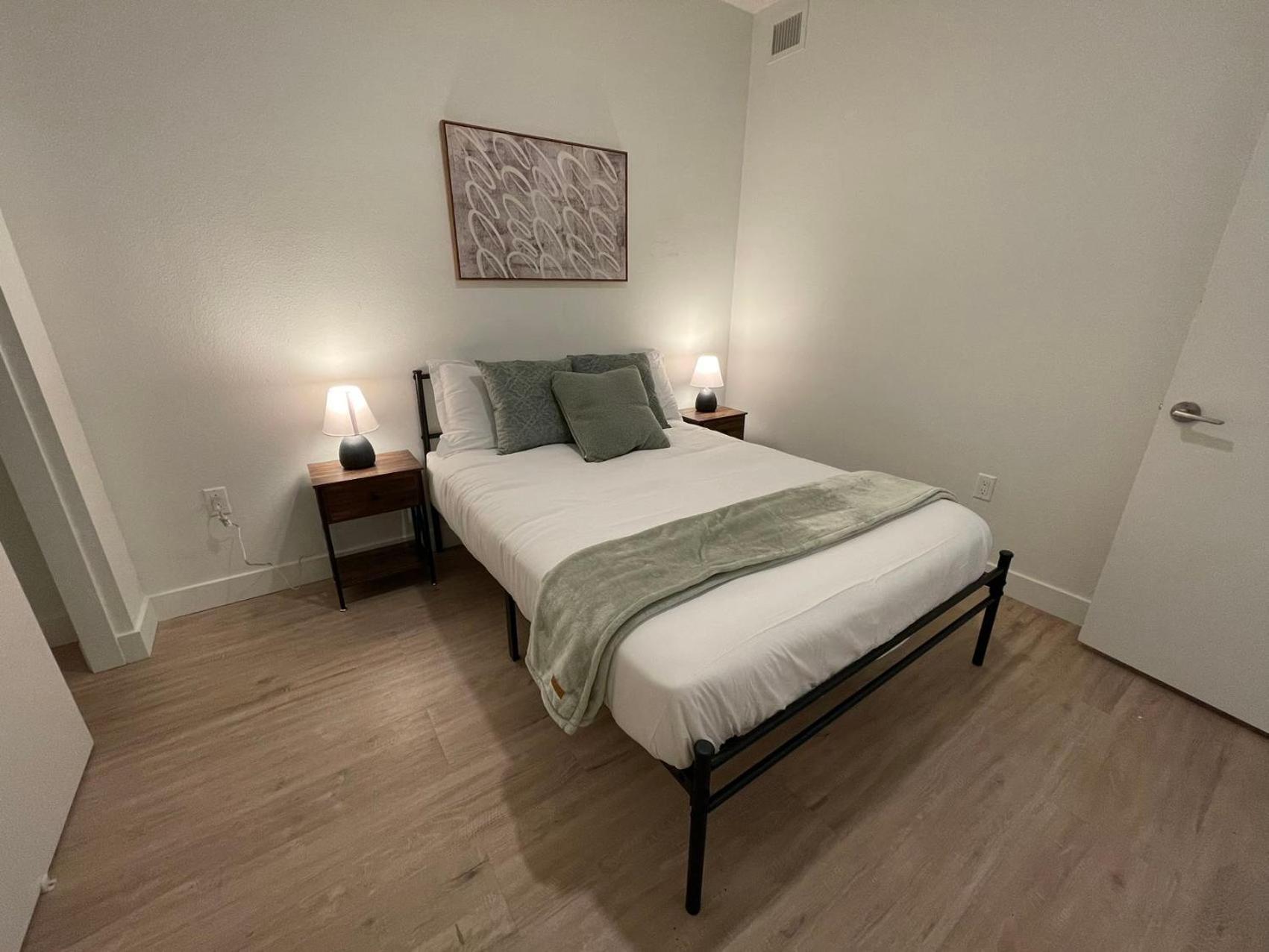 Chic Urban Retreat In Heart Of La, Steps From Attractions! Hotel Los Angeles Exterior photo